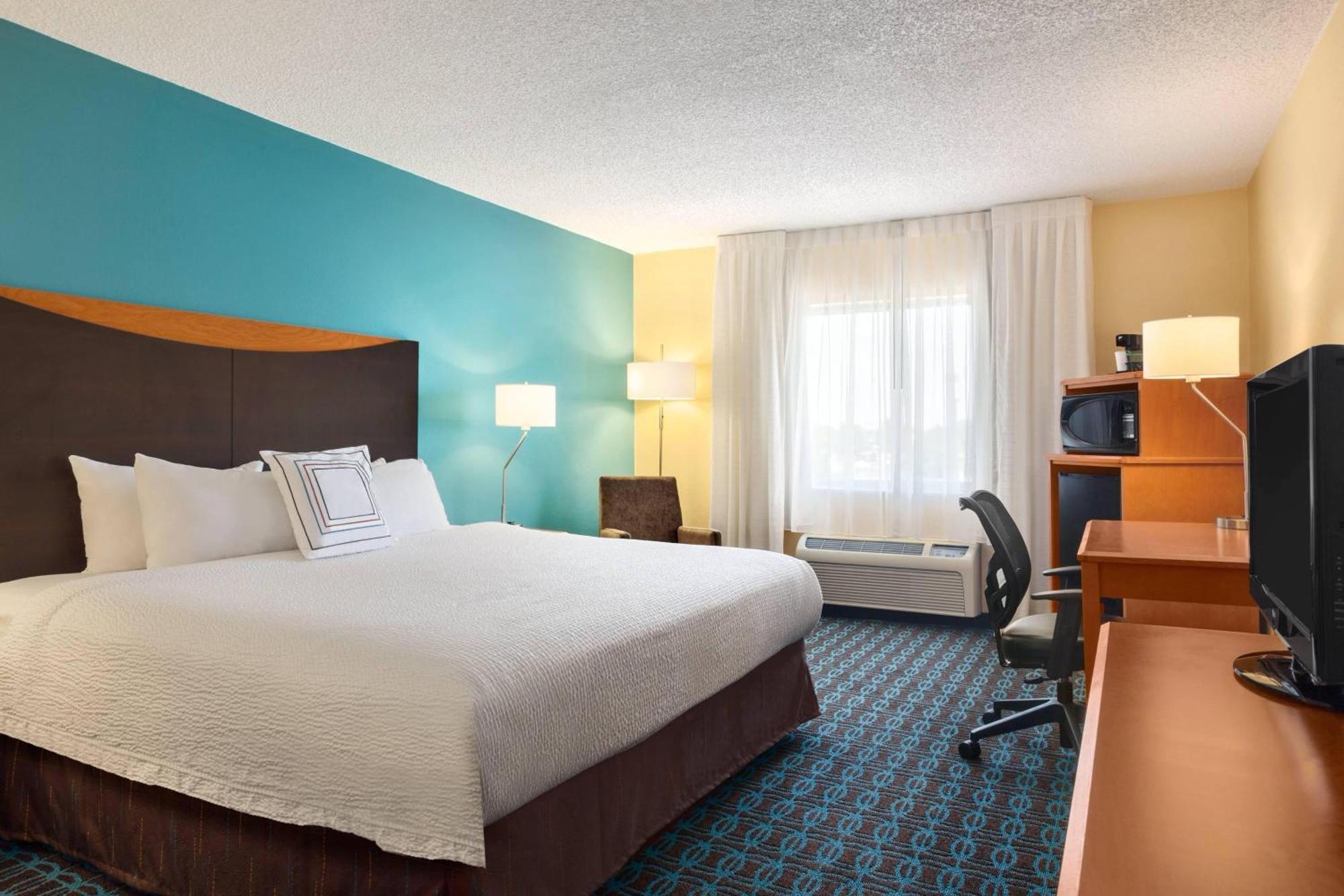 Fairfield & By Marriott 3*