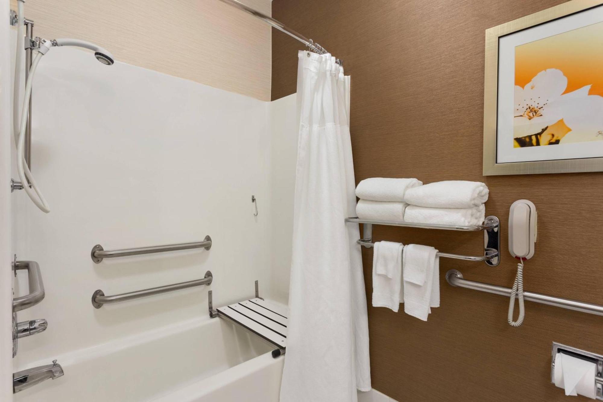 Fairfield & By Marriott Hotel 3*