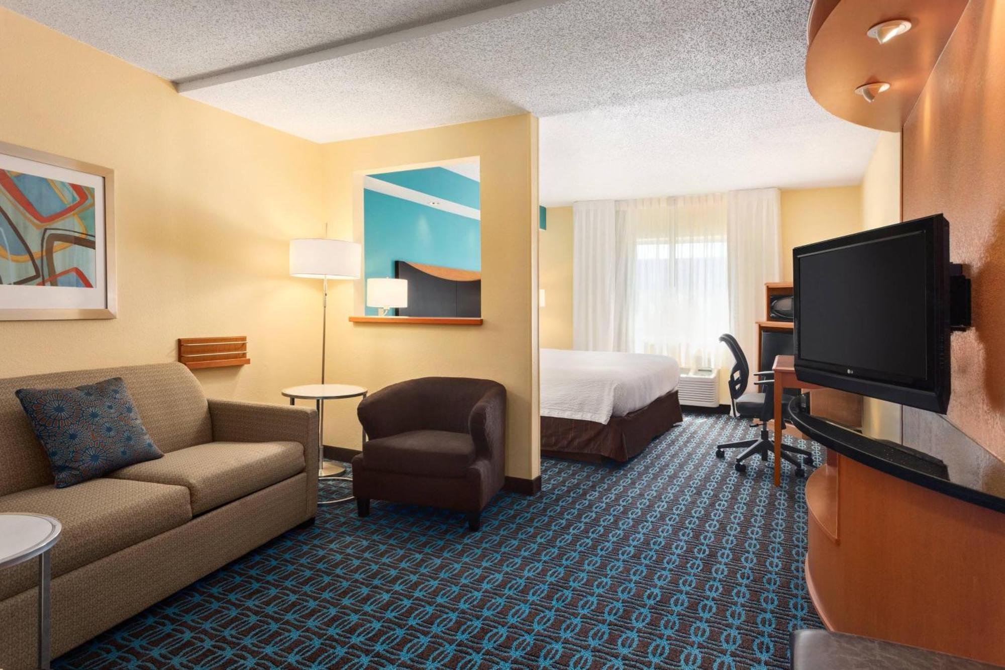 Hotel Fairfield & By Marriott 3*
