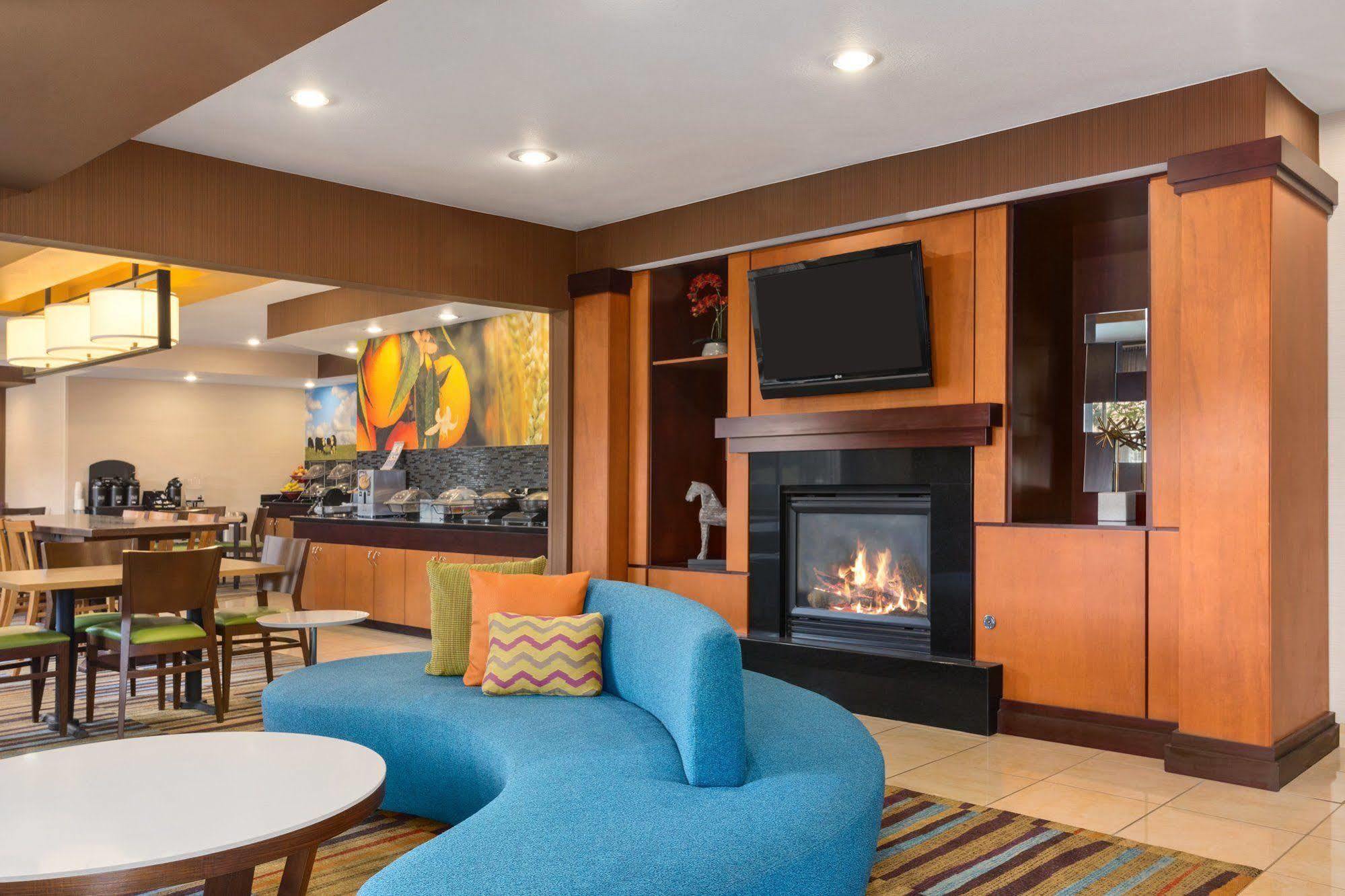 Hotel Fairfield & By Marriott